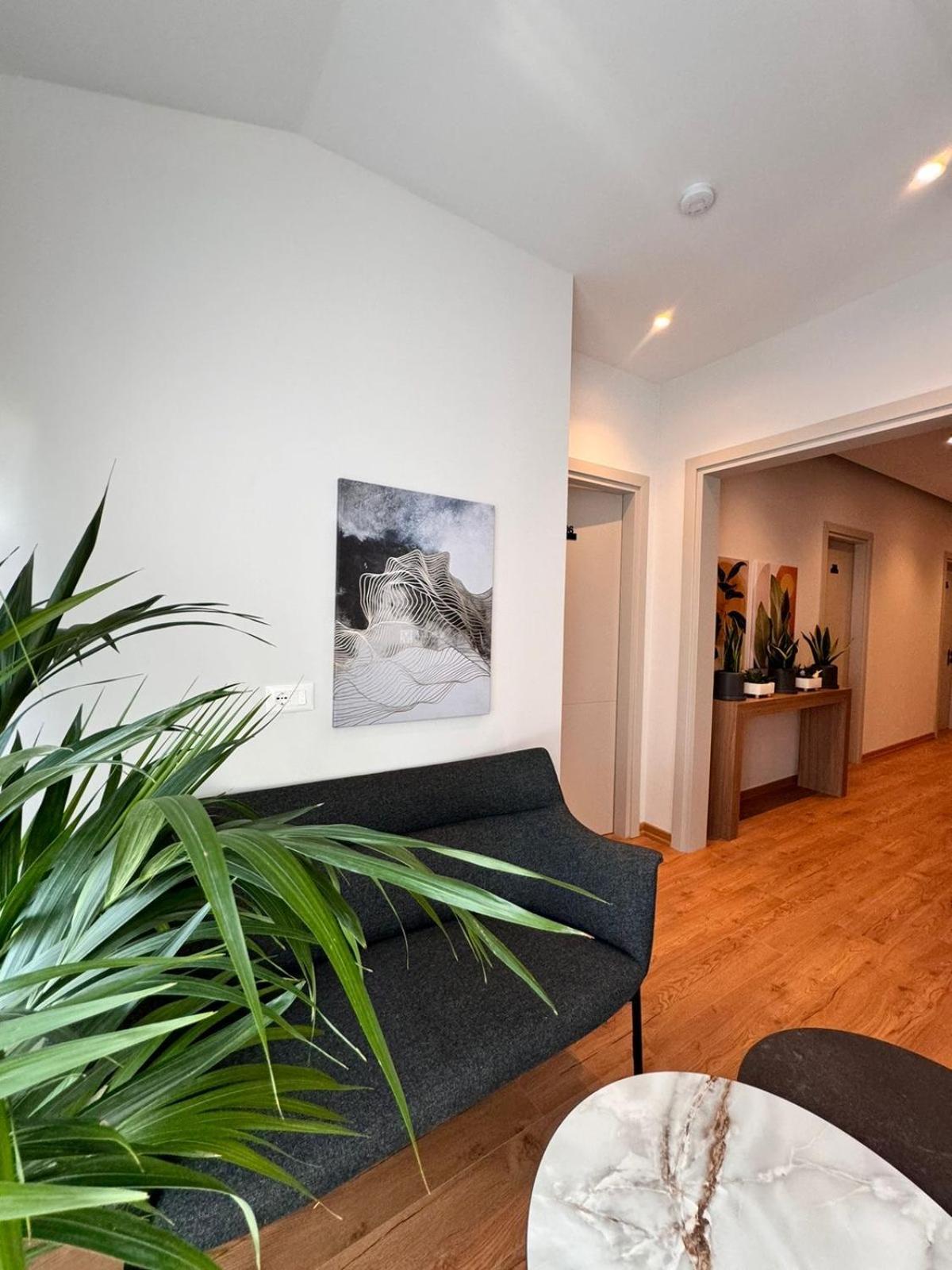 Izi Boutique Apartment Tirana Bagian luar foto