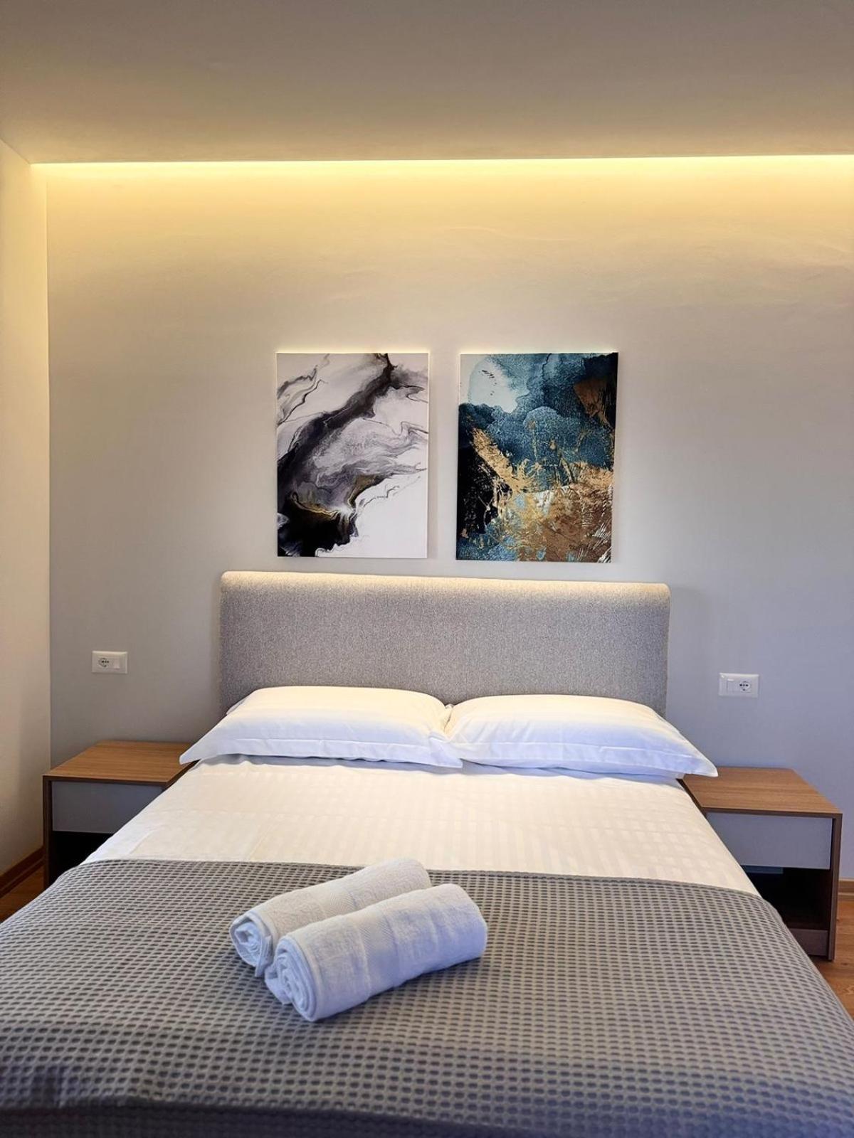 Izi Boutique Apartment Tirana Bagian luar foto