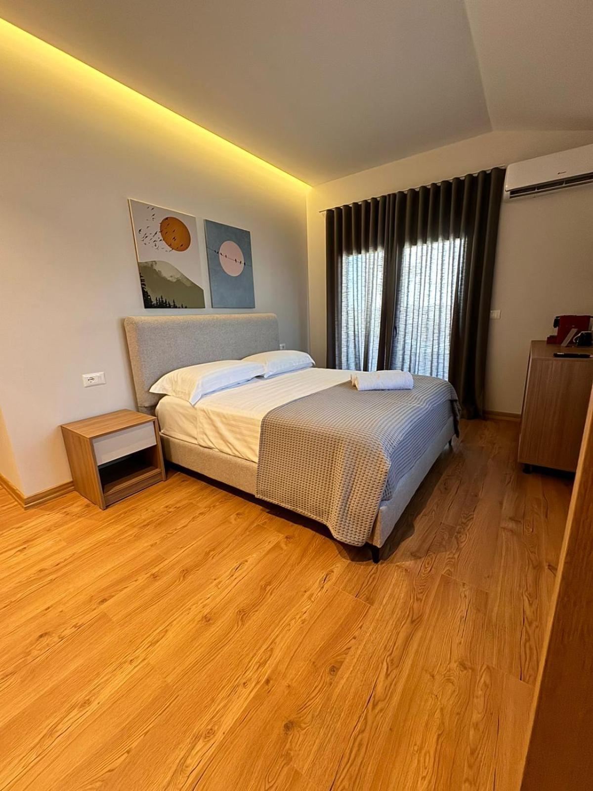 Izi Boutique Apartment Tirana Bagian luar foto