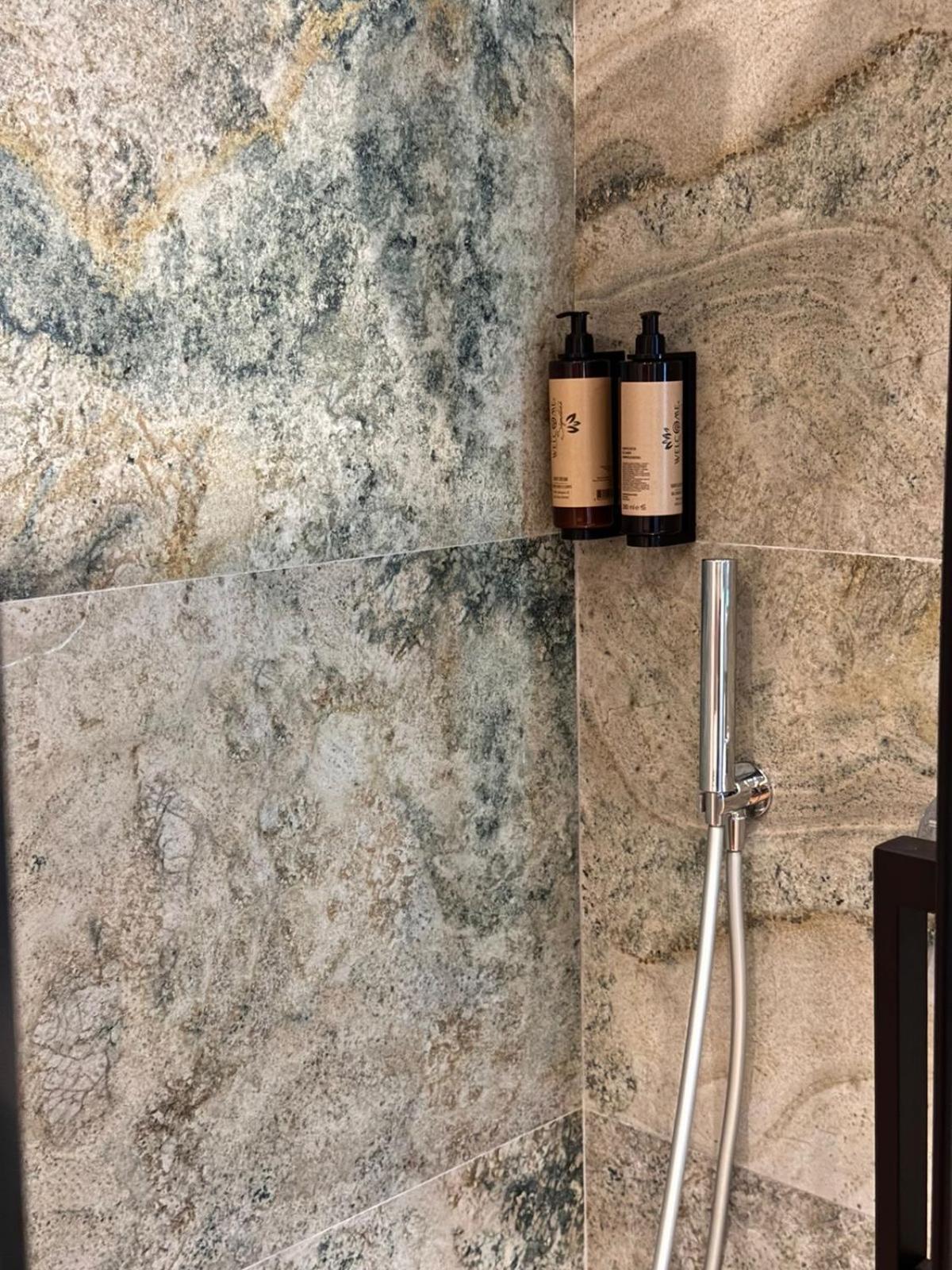 Izi Boutique Apartment Tirana Bagian luar foto