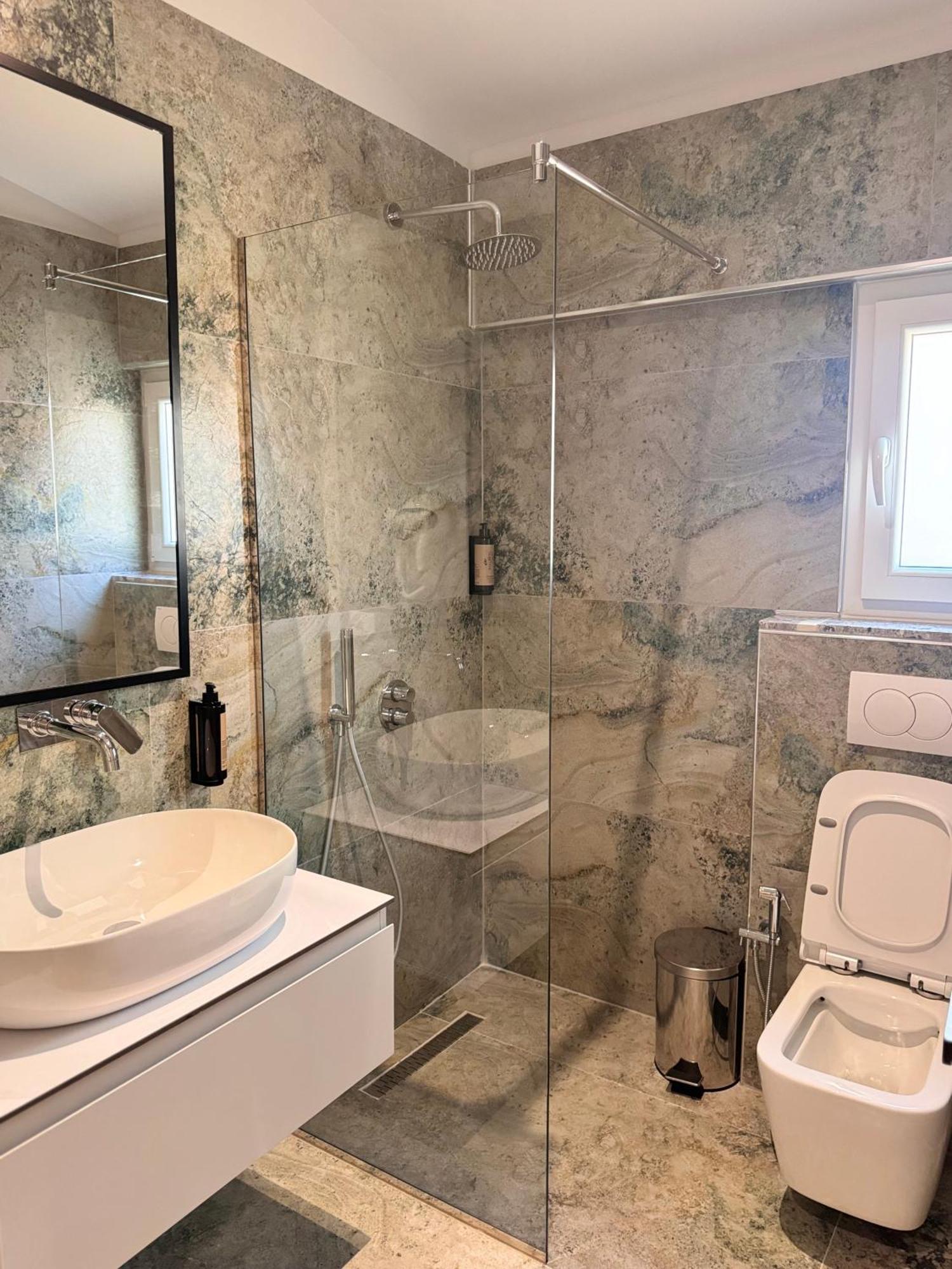 Izi Boutique Apartment Tirana Bagian luar foto