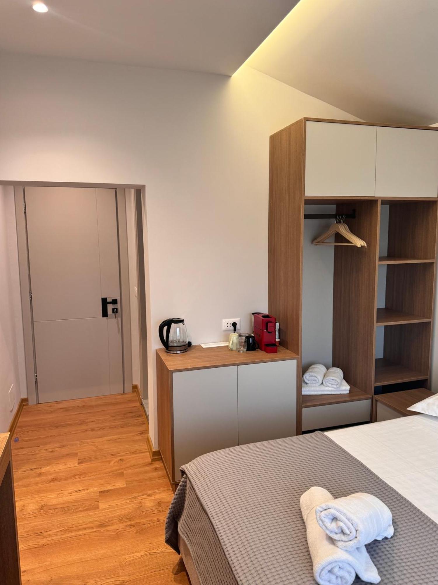 Izi Boutique Apartment Tirana Bagian luar foto