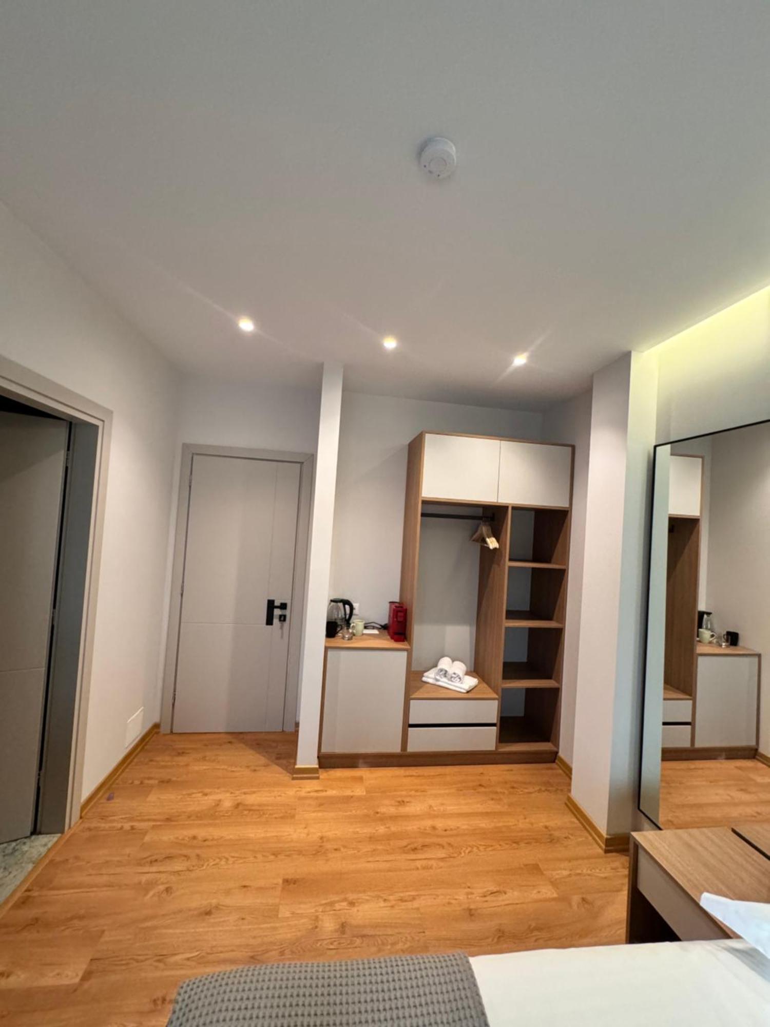 Izi Boutique Apartment Tirana Bagian luar foto