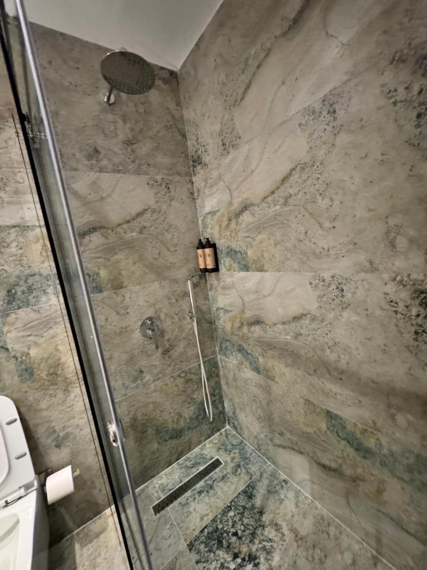 Izi Boutique Apartment Tirana Bagian luar foto