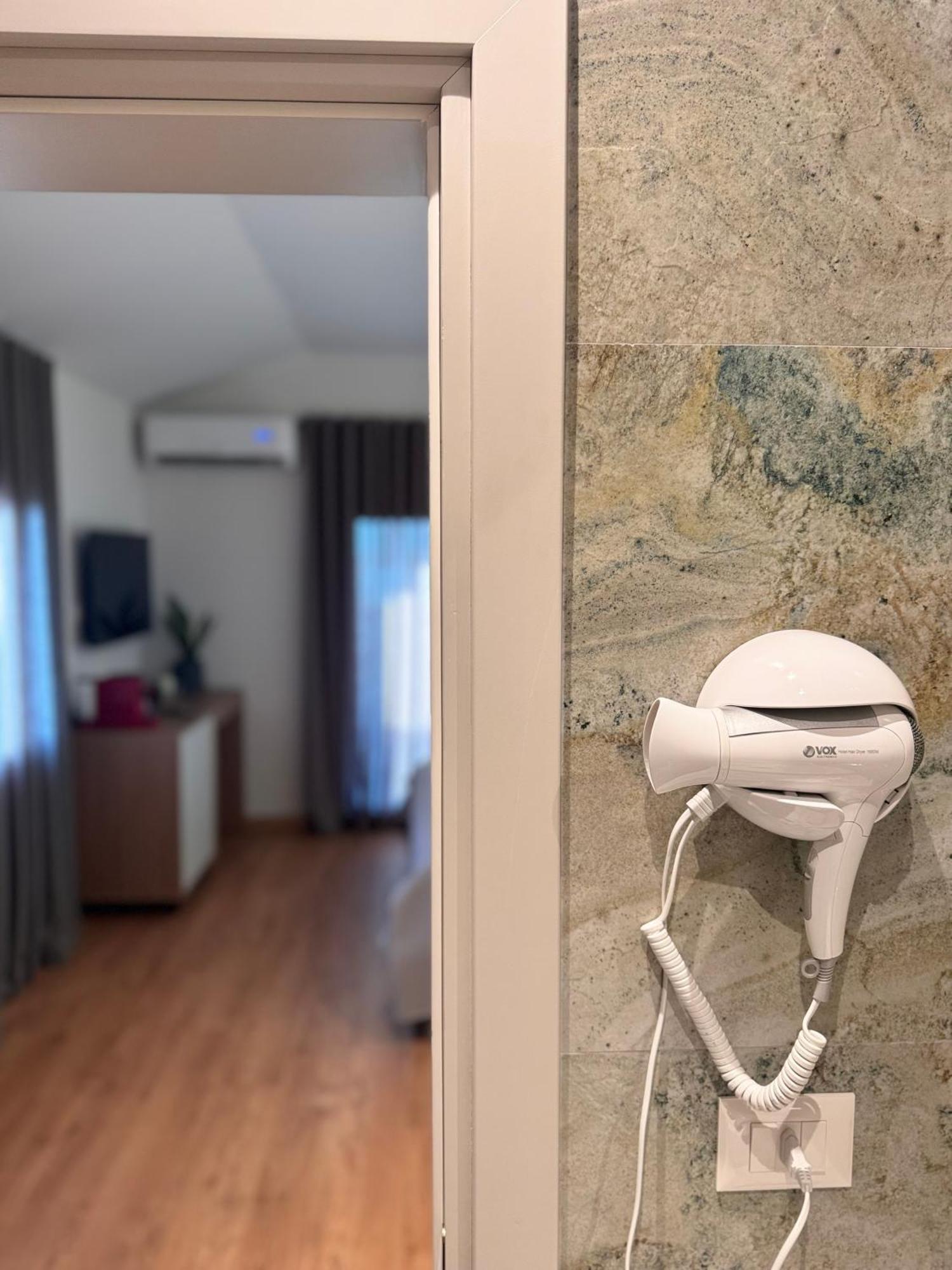 Izi Boutique Apartment Tirana Bagian luar foto