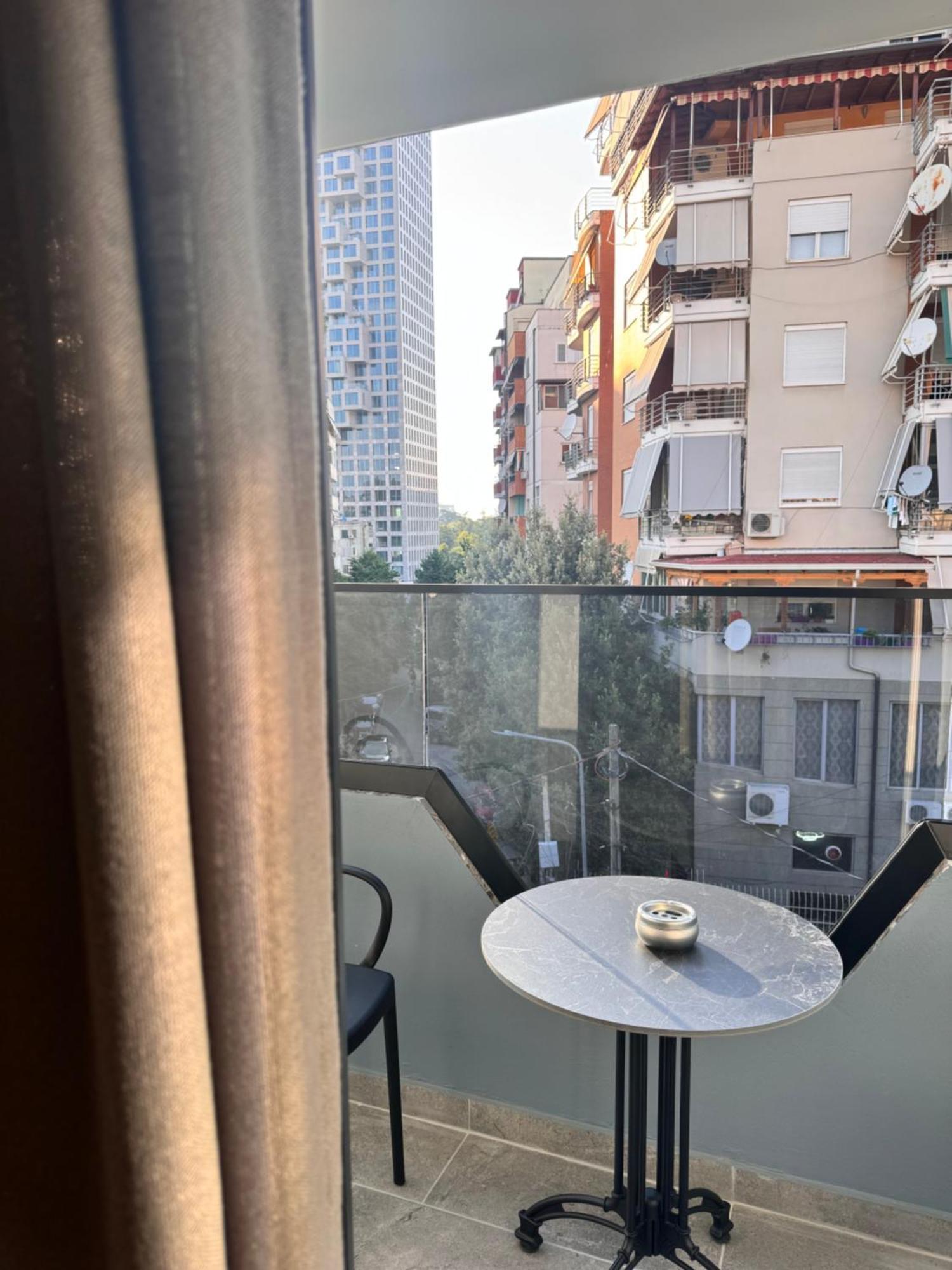 Izi Boutique Apartment Tirana Bagian luar foto