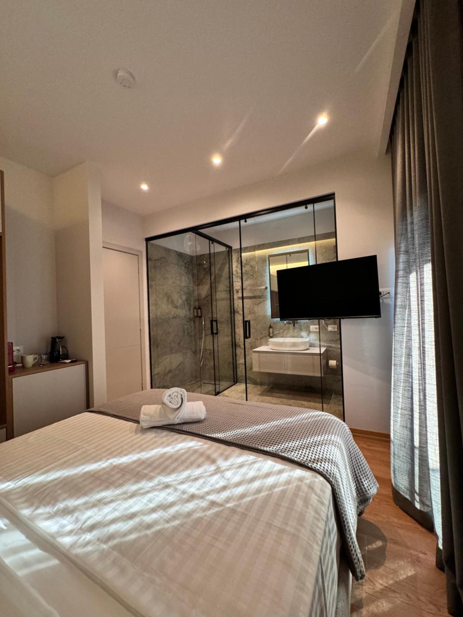 Izi Boutique Apartment Tirana Bagian luar foto