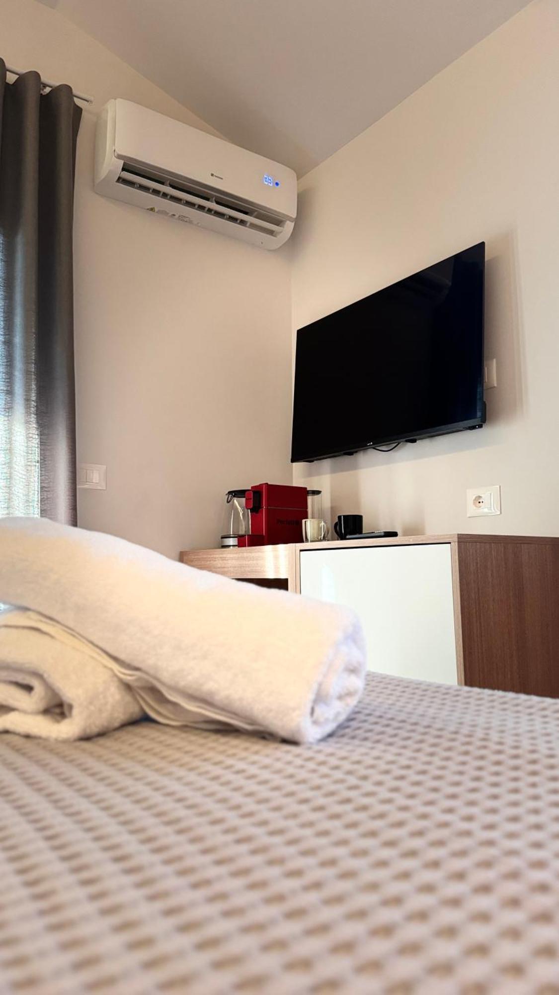 Izi Boutique Apartment Tirana Bagian luar foto