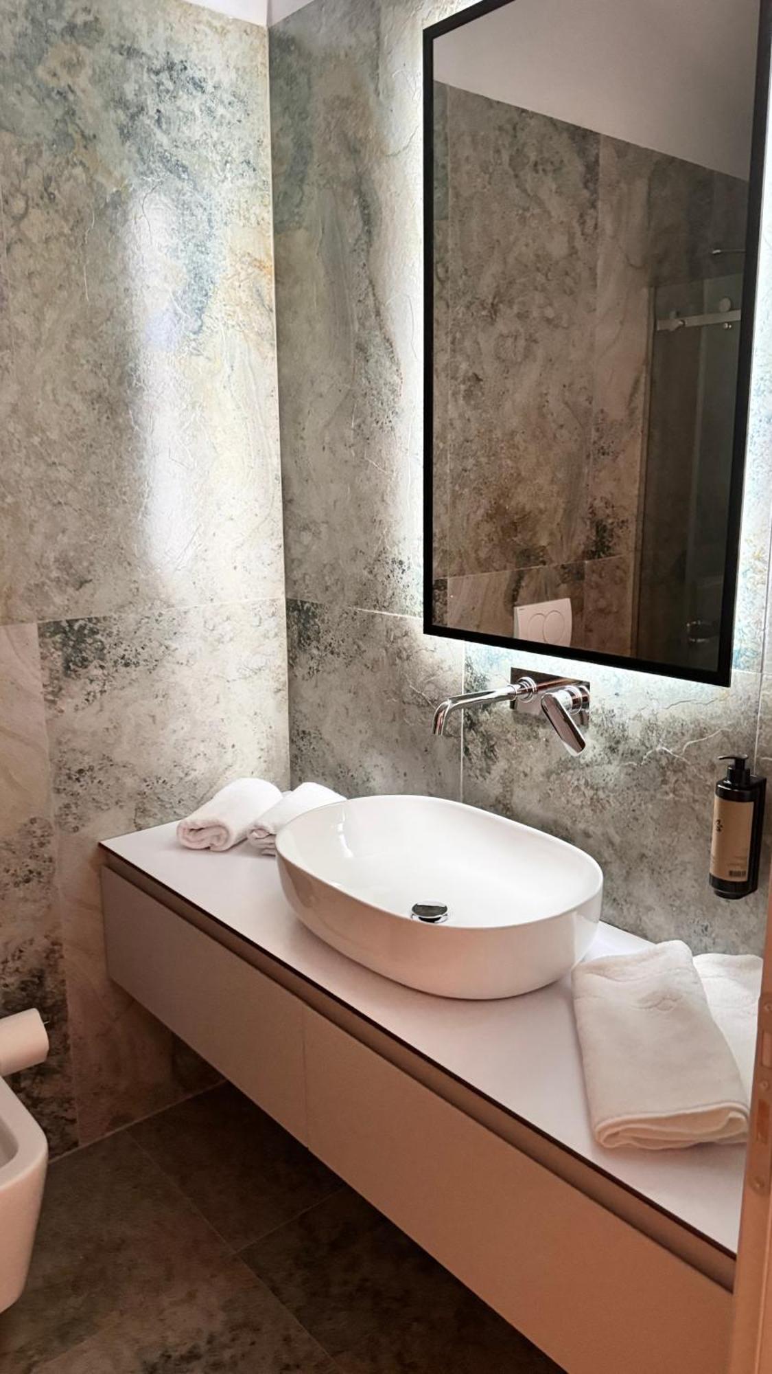 Izi Boutique Apartment Tirana Bagian luar foto
